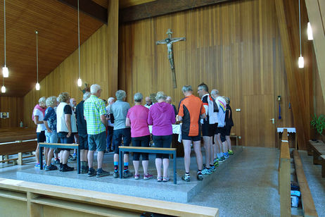 Fahrradpilgergruppe zu Gast in St. Elisabeth, Bad Emstal-Merxhausen